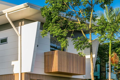 A PERFECT STAY - KoKo's Beach Houses 1 And 2 - Accommodation Burleigh 0