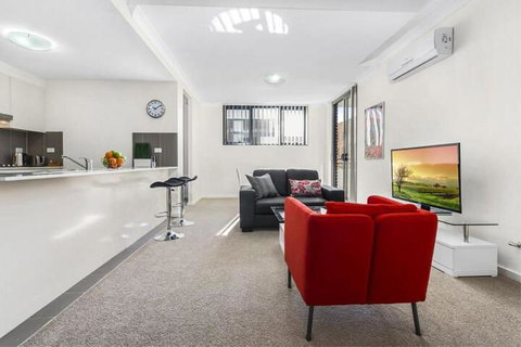 Astra Apartments Liverpool - Accommodation Burleigh 7