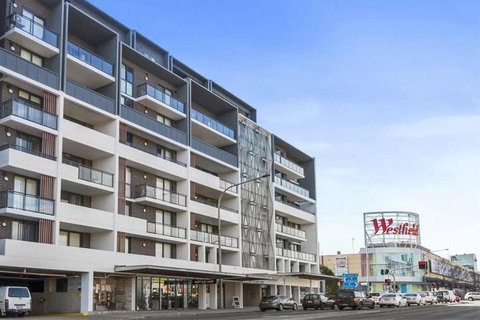 Astra Apartments Liverpool - Accommodation Burleigh 5