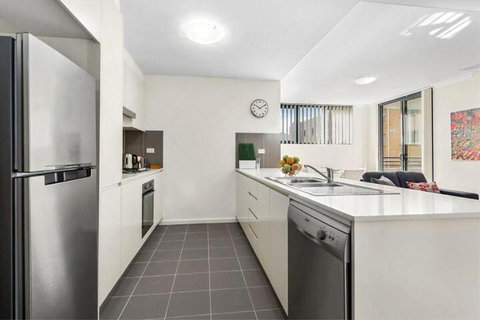Astra Apartments Liverpool - Accommodation Burleigh 6