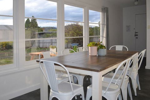 Kangaroo Bay Apartments - Accommodation Burleigh 4