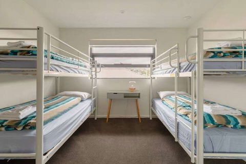 Kangaroo Bay Apartments - Accommodation Burleigh 5
