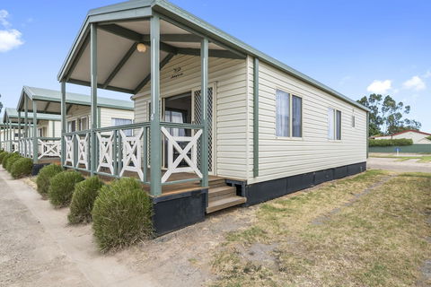 Benalla Tourist Park - Accommodation Burleigh 1