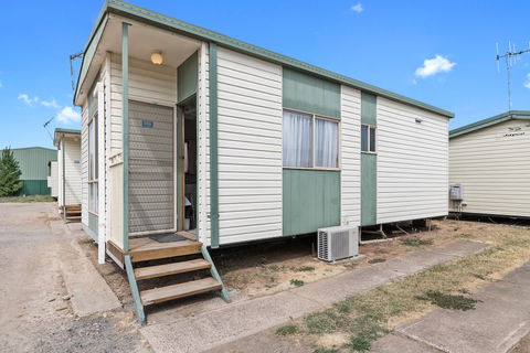 Benalla Tourist Park - Accommodation Burleigh 5