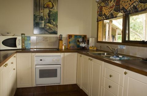 Banksia Park Cottages - Accommodation Burleigh 4