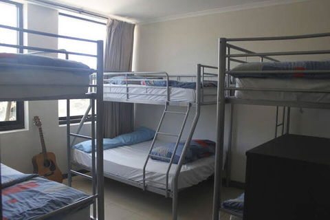 Dickson Backpackers - Accommodation Burleigh 6