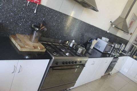 Dickson Backpackers - Accommodation Burleigh 7