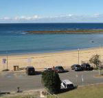 Toowoon Beach View 3br Villa 4 just steps to beach with views - Accommodation Burleigh