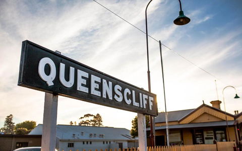 Abaleen House - Accommodation Burleigh 3