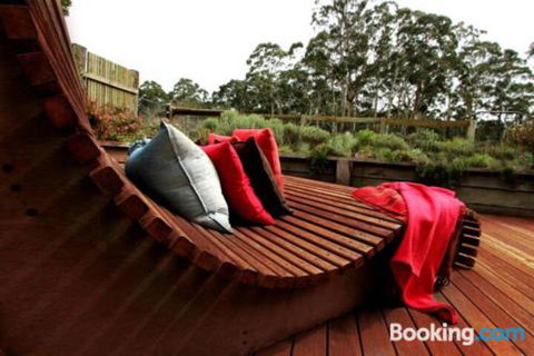 Corinella - Accommodation Burleigh 6