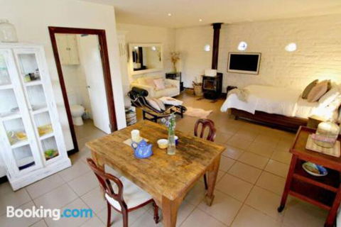 Corinella - Accommodation Burleigh 3