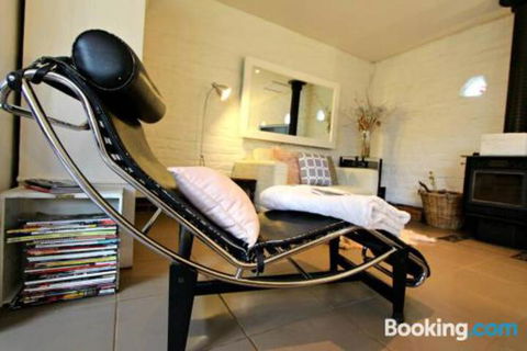 Corinella - Accommodation Burleigh 1
