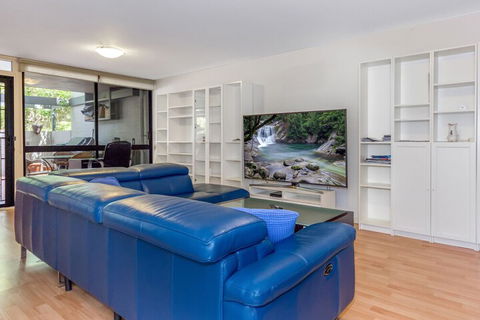 City Gardens - Accommodation Burleigh 6