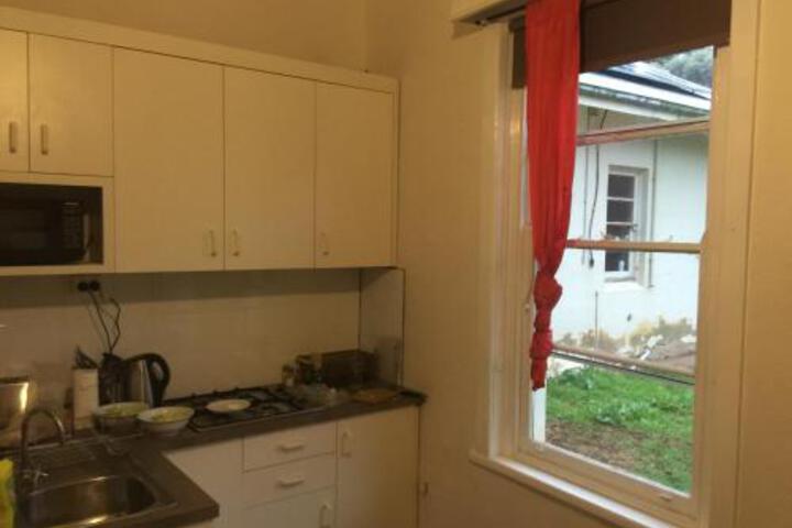  Accommodation Burleigh