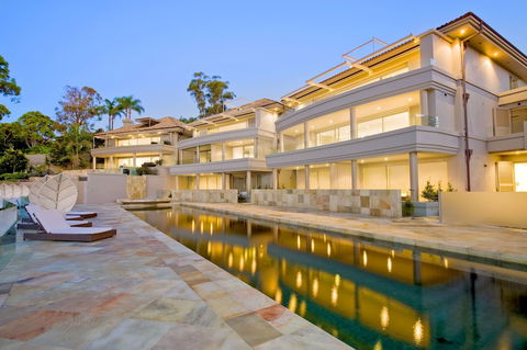 Amarna Luxury Beach Resort - Accommodation Burleigh 1