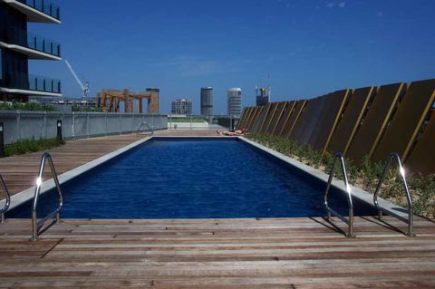 AKOM AT Docklands - Accommodation Burleigh 3