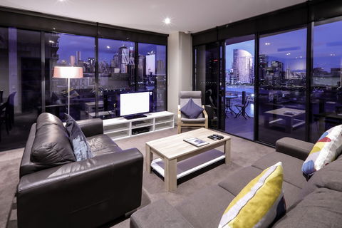 AKOM AT Docklands - Accommodation Burleigh 0