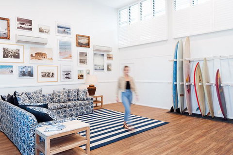 The Surf House - Accommodation Burleigh 3