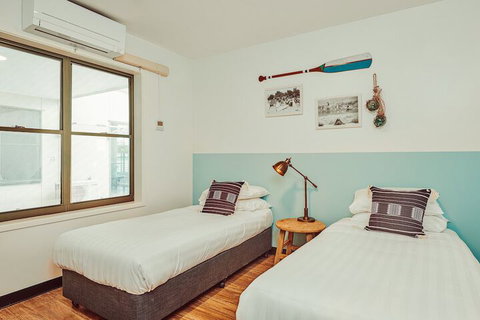 The Surf House - Accommodation Burleigh 5
