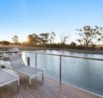 Gippsland Lakehouse a Canal frontage - Accommodation Burleigh