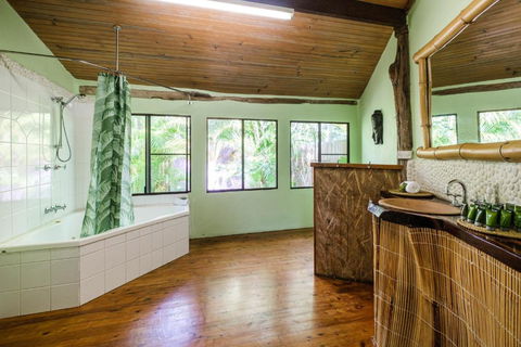 Getaways At Byfield - Accommodation Burleigh 2