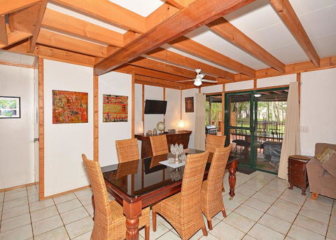 Our Bali House Absolute Beach Front - Accommodation Burleigh 6