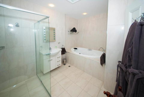 Yankalilla Bay Homestead - Accommodation Burleigh 1