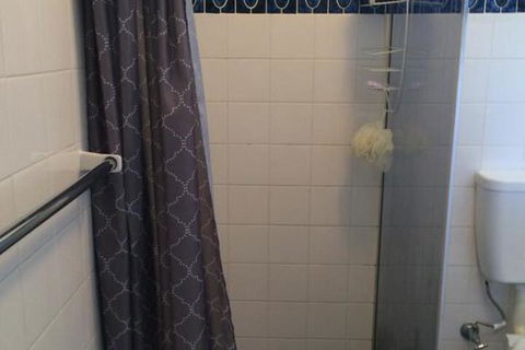 FOREST Inn - Accommodation Burleigh 2