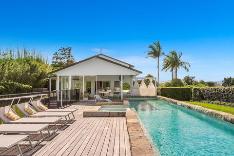 A PERFECT STAY - Villa St Helena - Accommodation Burleigh 3