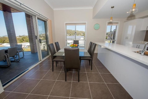 Sea Breeze - Accommodation Burleigh 4