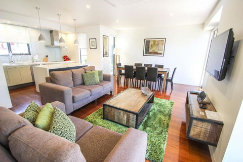 Alegria - Accommodation Burleigh 5