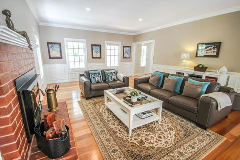 Arlington - Accommodation Burleigh 5