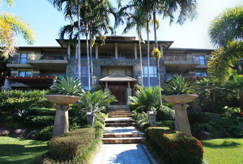 U 12 Santai - Accommodation Burleigh 4