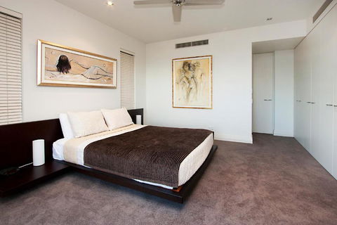 U 12 Santai - Accommodation Burleigh 2