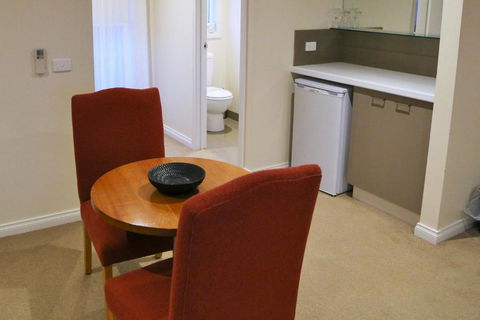 Allansford Hotel Motel - Accommodation Burleigh 1