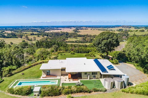 A PERFECT STAY - Jali Burugar - Accommodation Burleigh 0