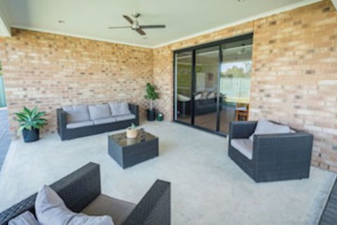 Barossa Family Holiday Home - Accommodation Burleigh 0