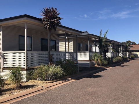 Sundowner Cabin And Tourist Park - Accommodation Burleigh 3