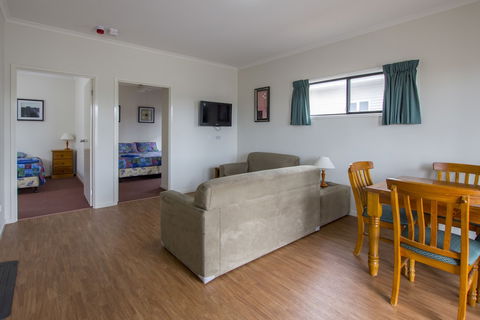 Sundowner Cabin And Tourist Park - Accommodation Burleigh 4