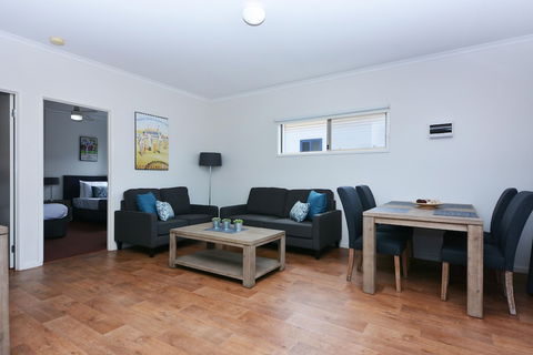 Sundowner Cabin And Tourist Park - Accommodation Burleigh 5