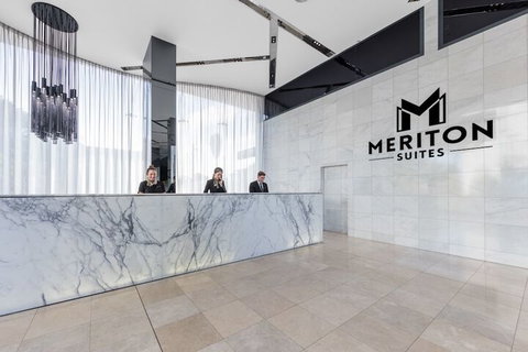 Meriton Suites Mascot Central - Accommodation Burleigh 3