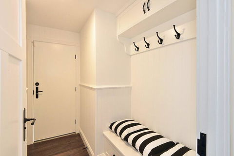 Margarets Hamptons Cottage - Accommodation Burleigh 1