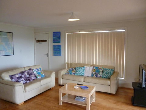 Island View 2 - Accommodation Burleigh 5