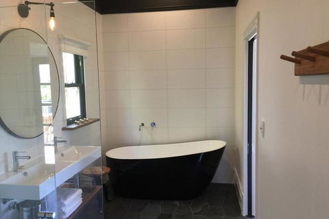 Alchemy House - Accommodation Burleigh 1