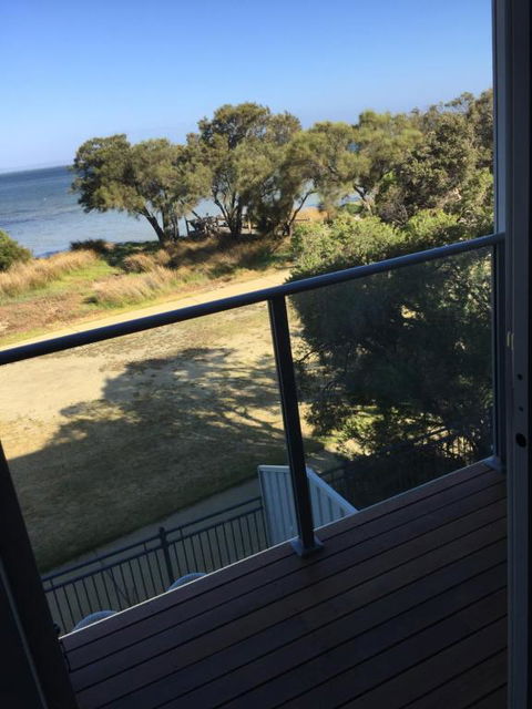 Falcon Bay 4x4 Townhouse - Accommodation Burleigh 3