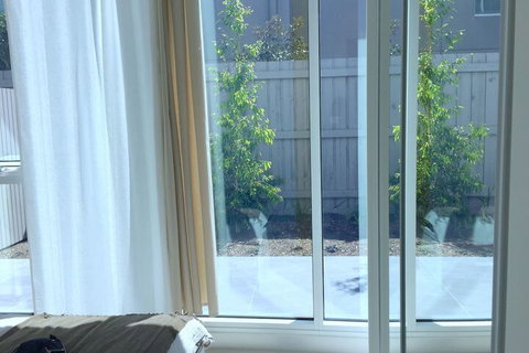 Brand New Stunning Home With Garden - Accommodation Burleigh 1