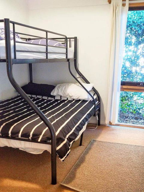Lark Cottage - Accommodation Burleigh 6