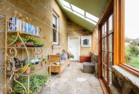 Rathmore - Accommodation Burleigh 1