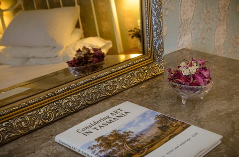 Rathmore - Accommodation Burleigh 5