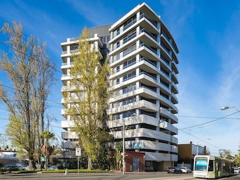Junction Kew Apartments - Accommodation Burleigh 2
